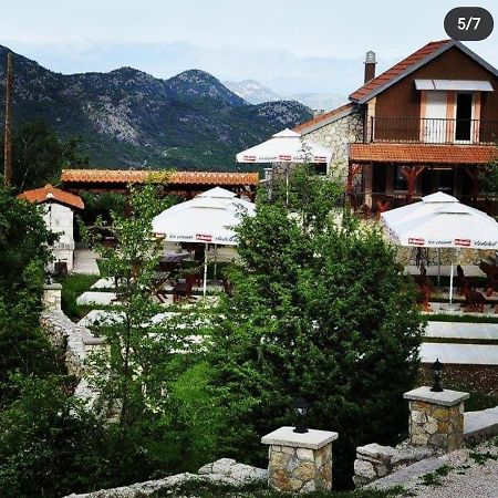 Vikendica,Bungalovi Lipska Pecina Cetinje Exteriér fotografie