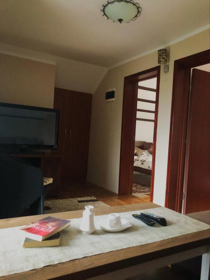 Vikendica,Bungalovi Lipska Pecina Cetinje Exteriér fotografie