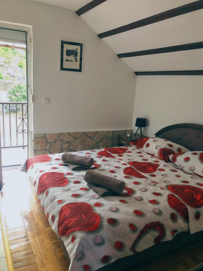 Vikendica,Bungalovi Lipska Pecina Cetinje Exteriér fotografie