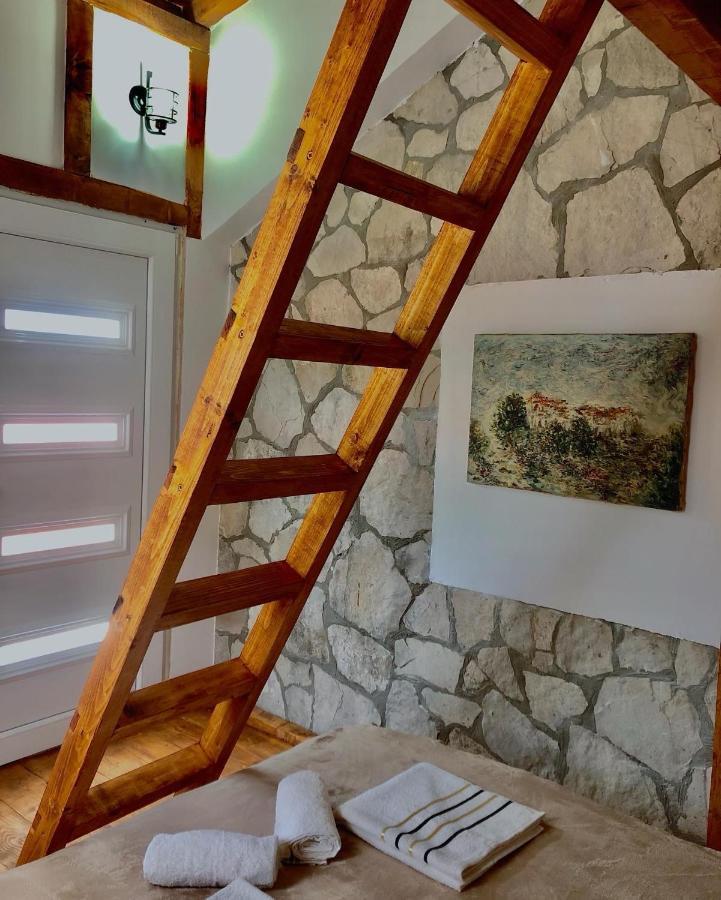 Vikendica,Bungalovi Lipska Pecina Cetinje Exteriér fotografie