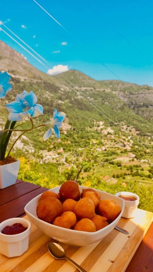 Vikendica,Bungalovi Lipska Pecina Cetinje Exteriér fotografie