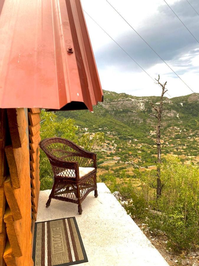 Vikendica,Bungalovi Lipska Pecina Cetinje Exteriér fotografie