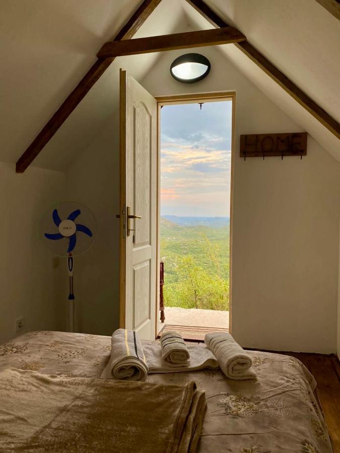 Vikendica,Bungalovi Lipska Pecina Cetinje Exteriér fotografie