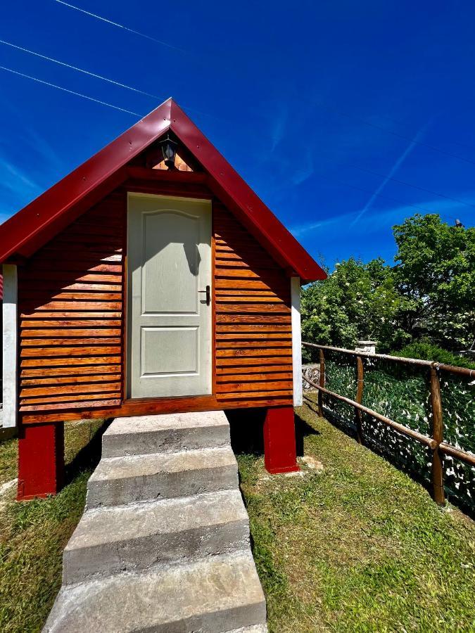 Vikendica,Bungalovi Lipska Pecina Cetinje Exteriér fotografie