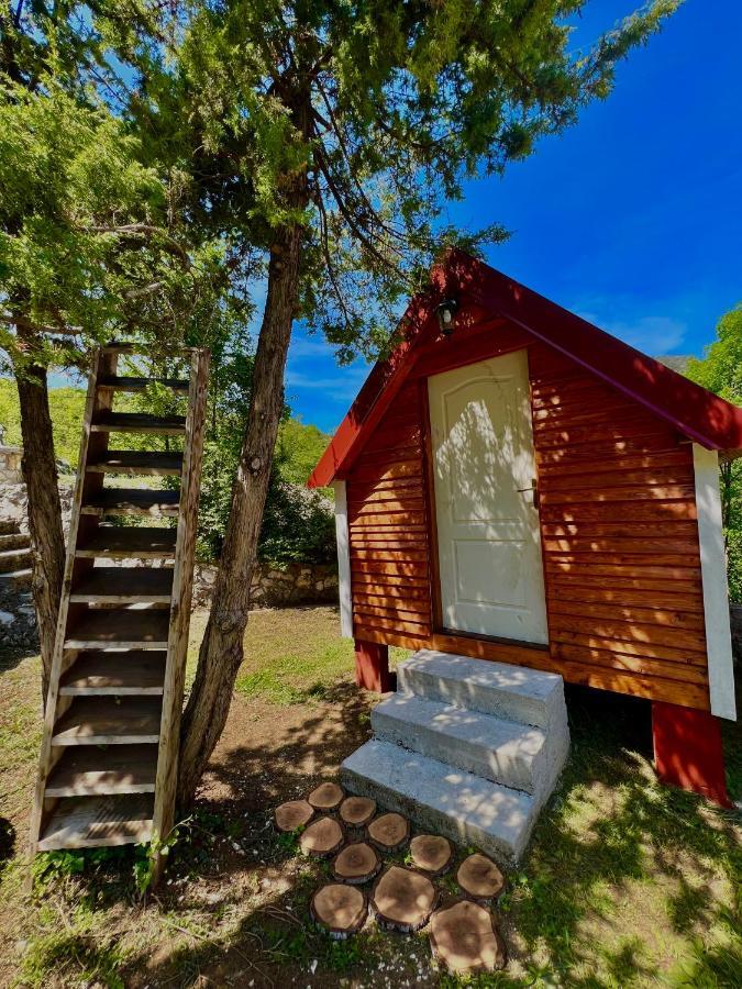 Vikendica,Bungalovi Lipska Pecina Cetinje Exteriér fotografie