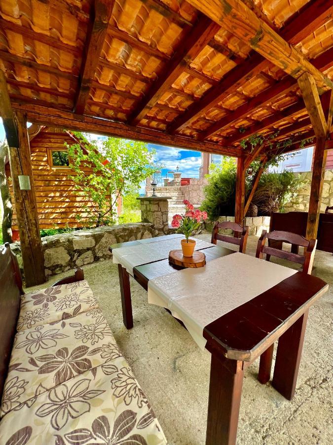 Vikendica,Bungalovi Lipska Pecina Cetinje Exteriér fotografie