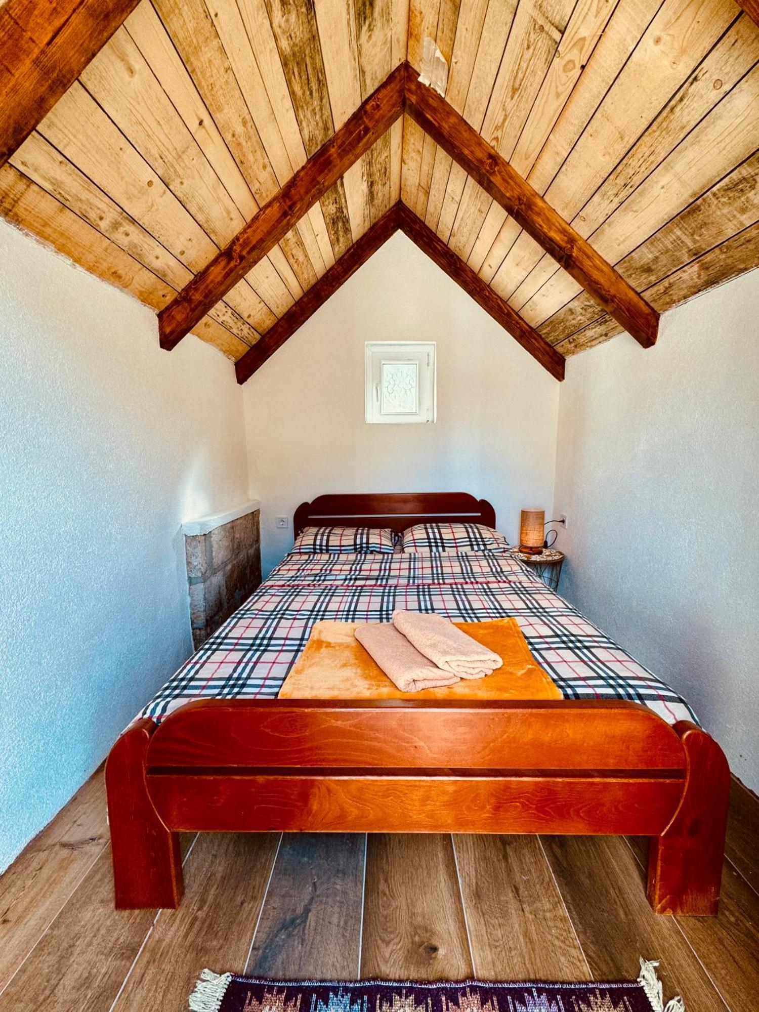 Vikendica,Bungalovi Lipska Pecina Cetinje Exteriér fotografie